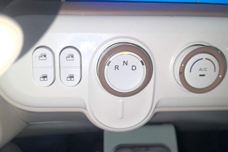 Used Bestune Pony 2026 Model 222km Shining Horse Gear Lever