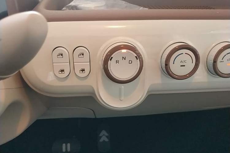 Used Bestune Pony 2026 222km Colorful Horse Gear Lever