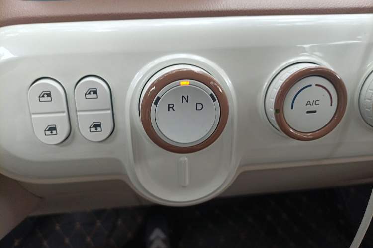 Used Bestune Pony 2026 Model 222km Shining Horse Gear Lever
