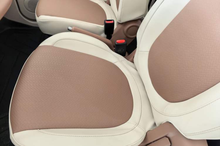 Used Bestune Pony 2026 Model 222km Shining Horse Interior 1