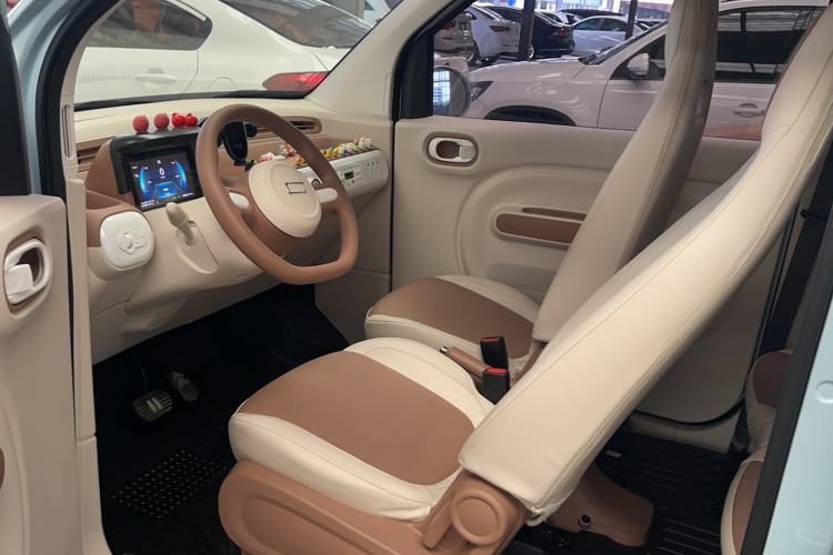Used Bestune Pony 2026 Model 222km Shining Horse Interior 1