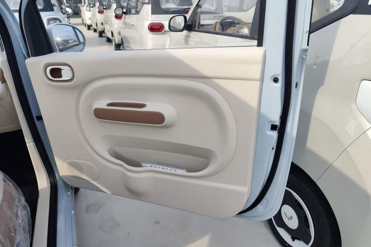Used Bestune Pony 2026 Model 222km Cute Horse Plus Interior 5