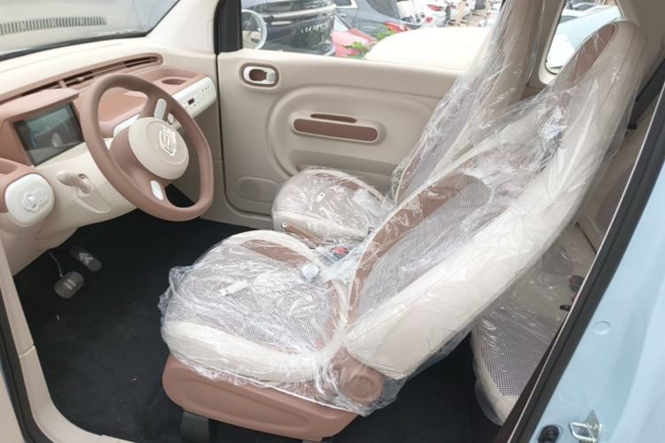 Used Bestune Pony 2026 222km Colorful Horse Left Front Seat