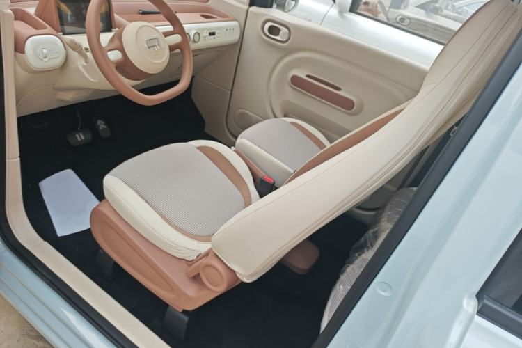 Used Bestune Pony 2026 222km Colorful Horse Left Front Seat