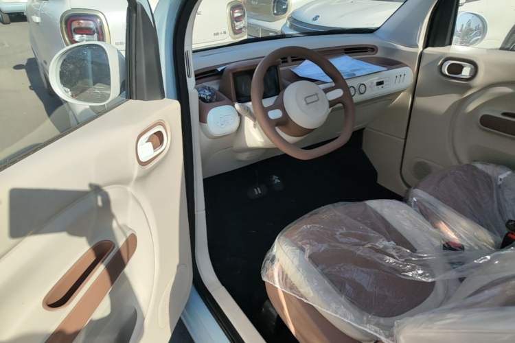 Used Bestune Pony 2026 222km Colorful Horse Left Front Seat