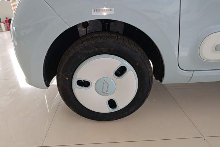 Used Bestune Pony 2026 222km Colorful Horse Left Front Wheel Hub