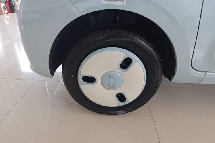 Used Bestune Pony 2026 222km Colorful Horse Left Front Wheel Hub