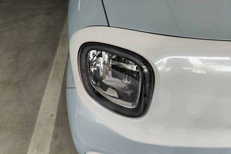 Used Bestune Pony 2026 Model 222km Shining Horse Right Front Headlight