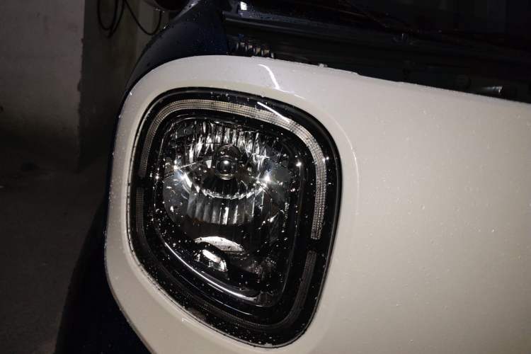 Used Bestune Pony 2026 Model 222km Shining Horse Right Front Headlight