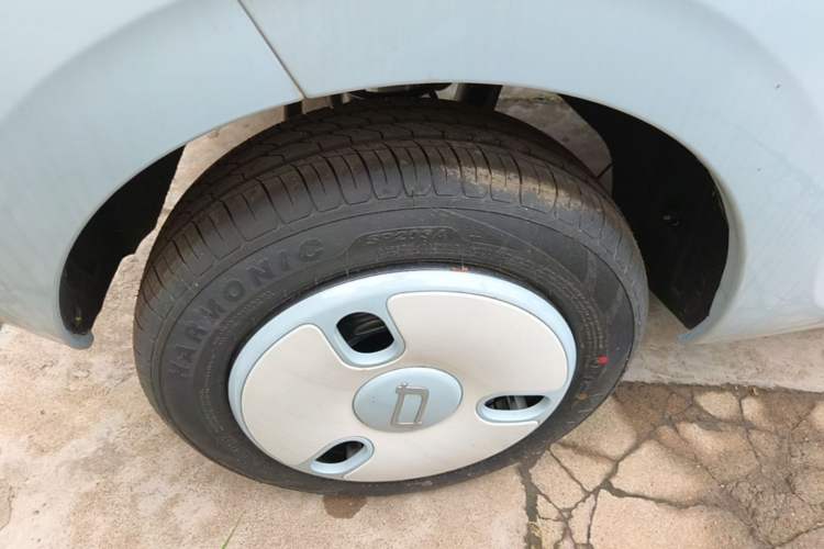 Used Bestune Pony 2026 222km Colorful Horse Right Rear Wheel Hub