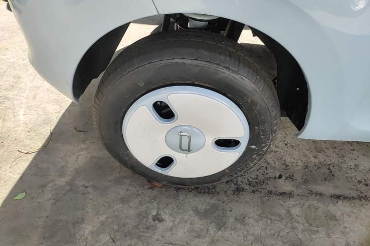Used Bestune Pony 2026 222km Colorful Horse Right Rear Wheel Hub