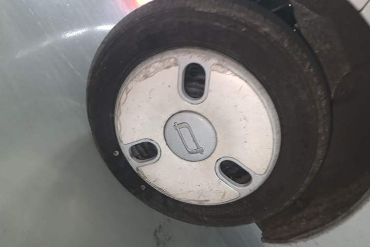 Used Bestune Pony 2026 Model 222km Shining Horse Right Rear Wheel Hub