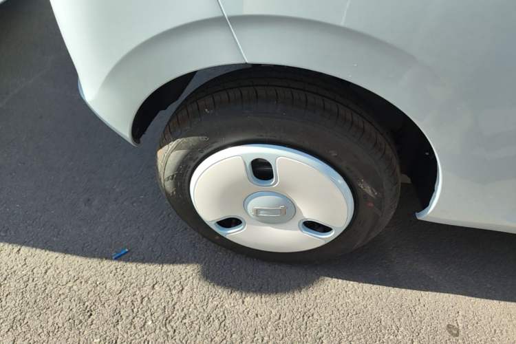 Used Bestune Pony 2026 222km Colorful Horse Right Rear Wheel Hub