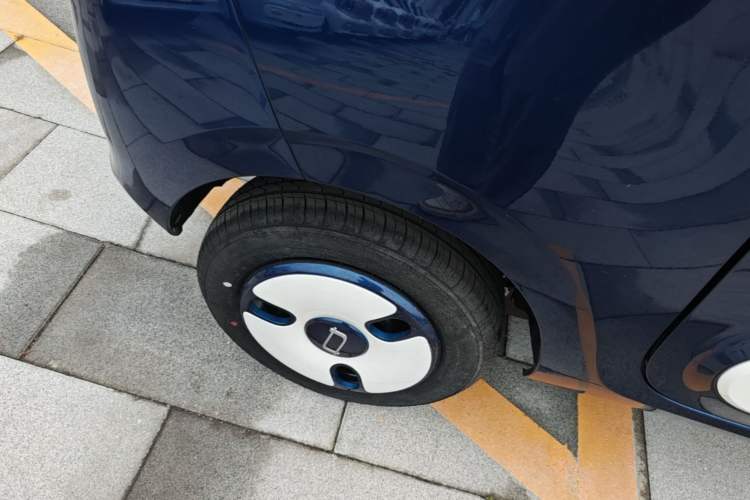 Used Bestune Pony 2026 222km Colorful Horse Right Rear Wheel Hub