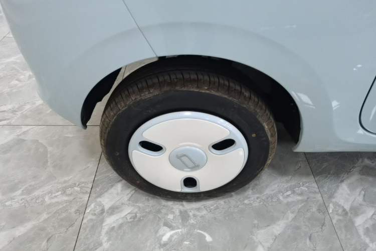 Used Bestune Pony 2026 Model 222km Shining Horse Right Rear Wheel Hub