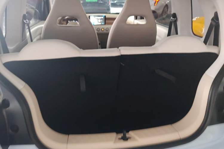 Used Bestune Pony 2026 222km Colorful Horse Trunk