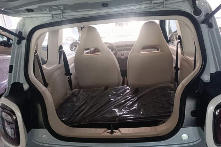 Used Bestune Pony 2026 222km Colorful Horse Trunk