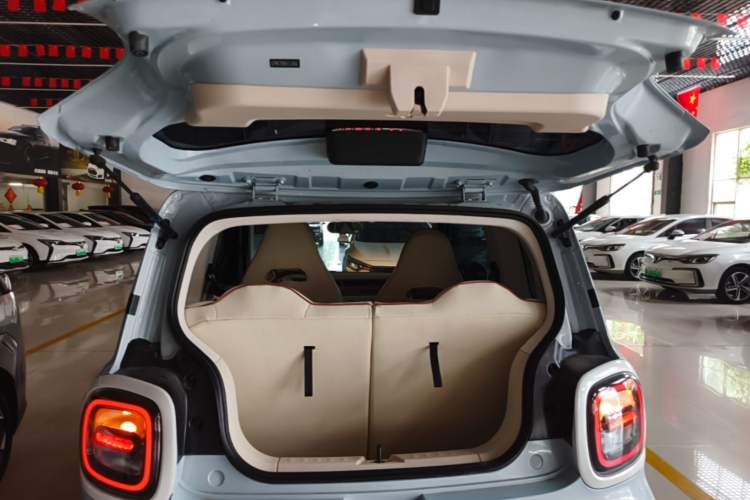 Used Bestune Pony 2026 222km Colorful Horse Trunk
