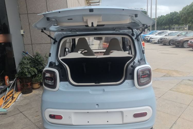 Used Bestune Pony 2026 222km Colorful Horse Trunk