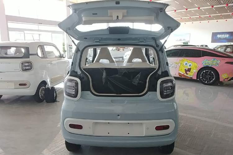 Used Bestune Pony 2026 222km Colorful Horse Trunk