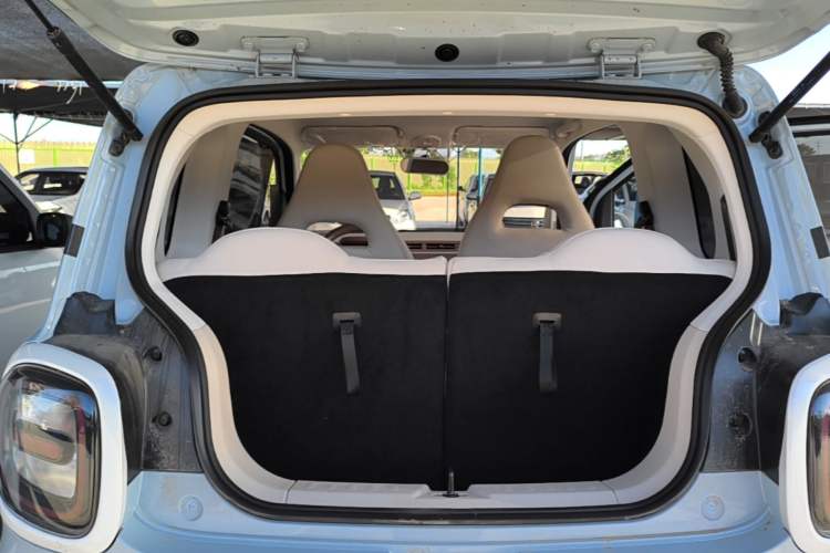 Used Bestune Pony 2026 222km Colorful Horse Trunk