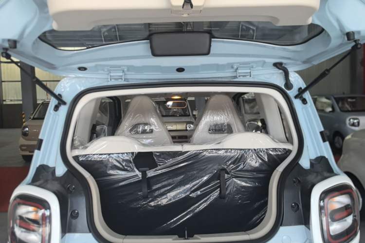 Used Bestune Pony 2026 222km Colorful Horse Trunk