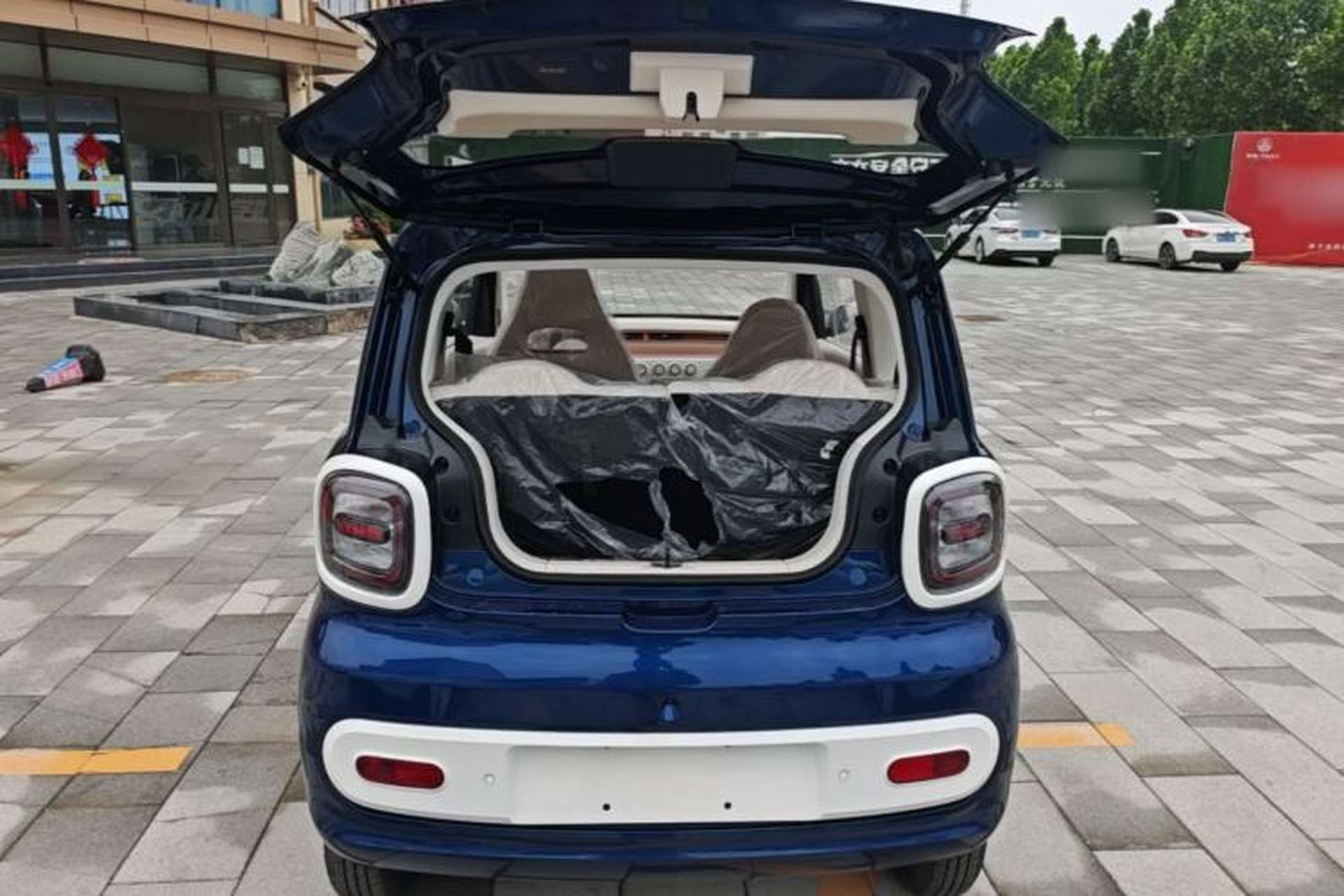 Used Bestune Pony 2026 222km Colorful Horse Trunk