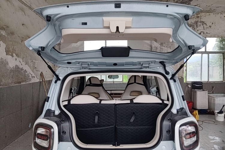 Used Bestune Pony 2026 222km Colorful Horse Trunk