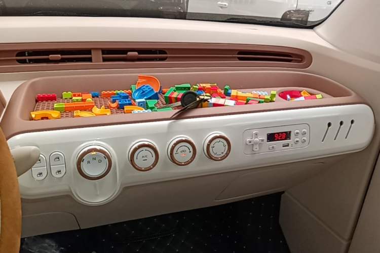 Used Bestune Pony 2026 Model 222km Shining Horse Audio And AC Panel