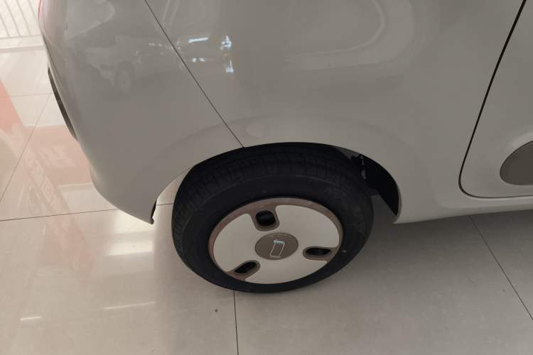 Used Bestune Pony 2026 222km Colorful Horse Right Rear Wheel Hub