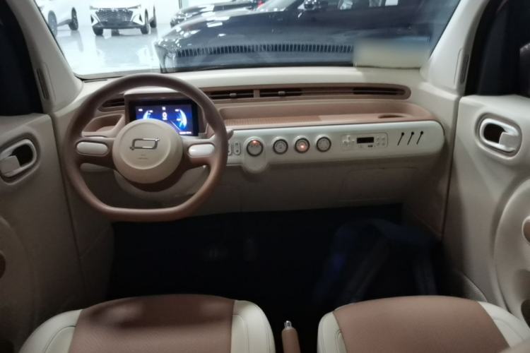 Used Bestune Pony 2026 Model 222km Shining Horse Center Console
