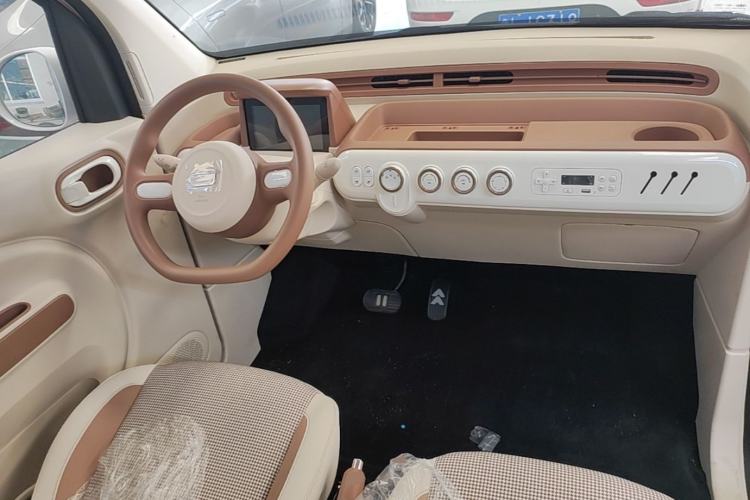Used Bestune Pony 2026 Model 222km Cute Horse Plus Center Console