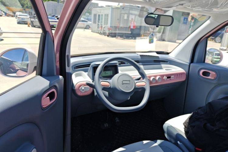 Used Bestune Pony 2026 Model 222km Cute Horse Center Console