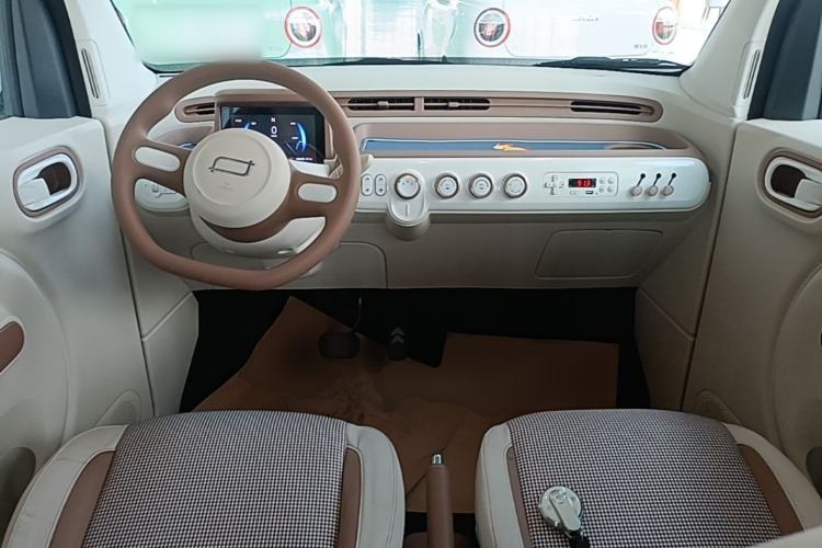 Used Bestune Pony 2026 Model 222km Cute Horse Plus Center Console
