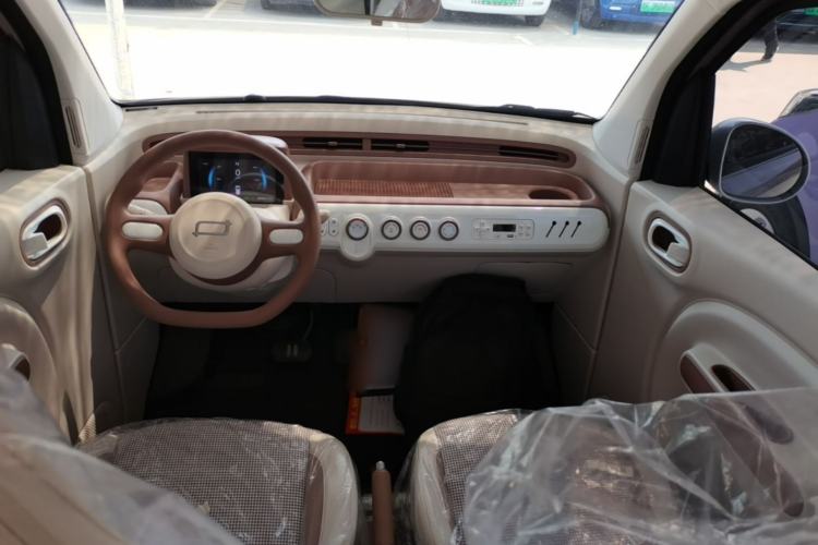 Used Bestune Pony 2026 Model 222km Cute Horse Plus Center Console
