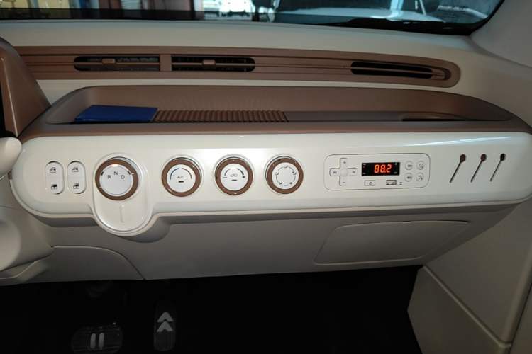 Used Bestune Pony 2026 222km Colorful Horse Audio And AC Panel
