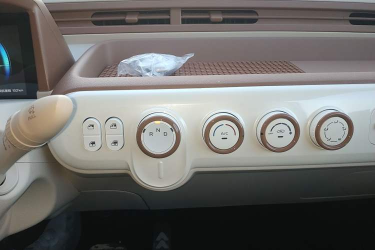 Used Bestune Pony 2026 222km Colorful Horse Gear Lever