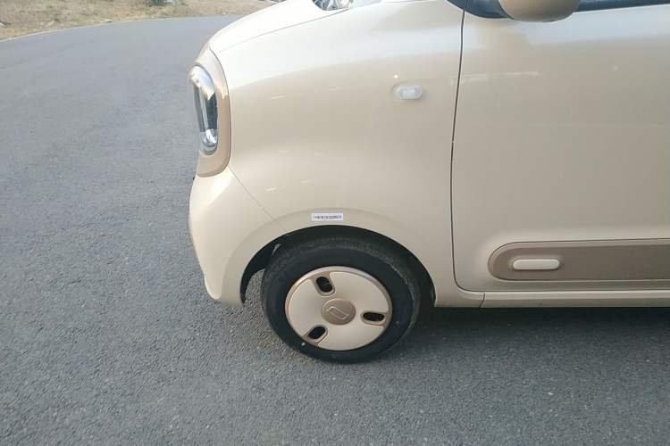 Used Bestune Pony 2026 222km Colorful Horse Left Front Wheel Hub