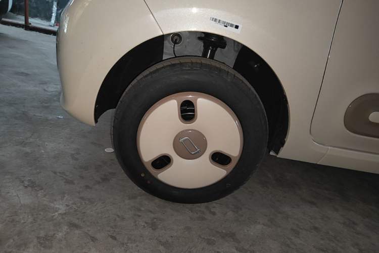 Used Bestune Pony 2026 222km Colorful Horse Left Front Wheel Hub