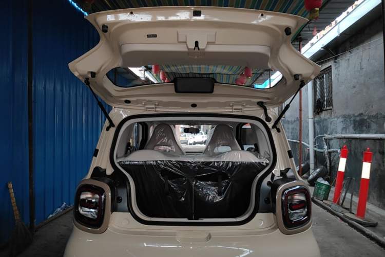 Used Bestune Pony 2026 222km Colorful Horse Trunk