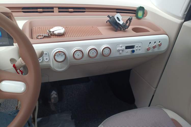Used Bestune Pony 2026 222km Colorful Horse Audio And AC Panel