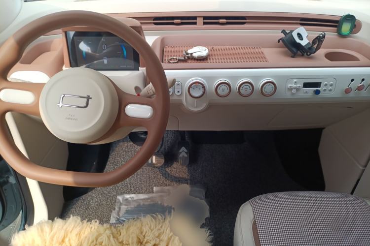 Used Bestune Pony 2026 222km Colorful Horse Center Console