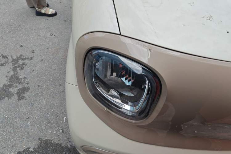Used Bestune Pony 2026 Model 222km Shining Horse Right Front Headlight