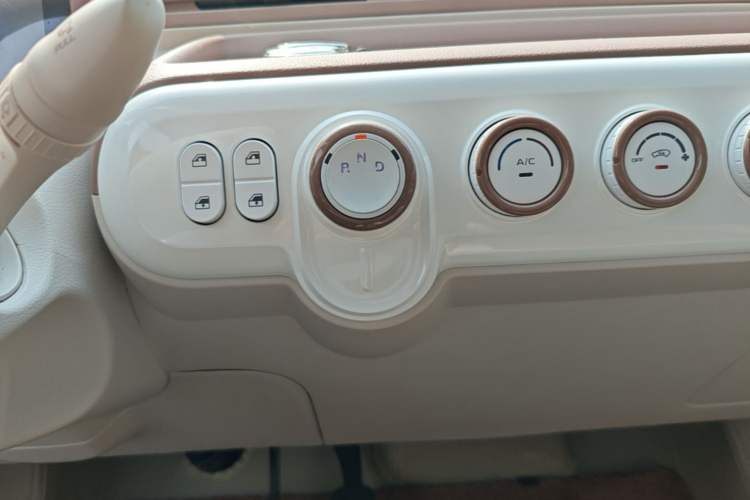 Used Bestune Pony 2026 222km Colorful Horse Gear Lever