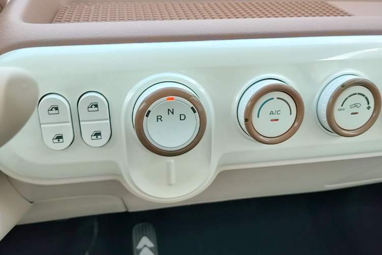 Used Bestune Pony 2026 222km Colorful Horse Gear Lever