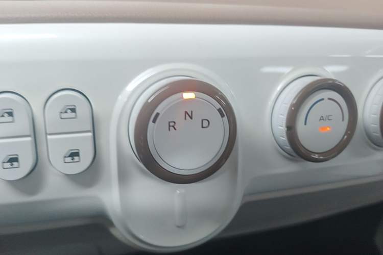 Used Bestune Pony 2026 222km Colorful Horse Gear Lever
