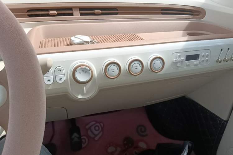 Used Bestune Pony 2026 222km Colorful Horse Audio And AC Panel