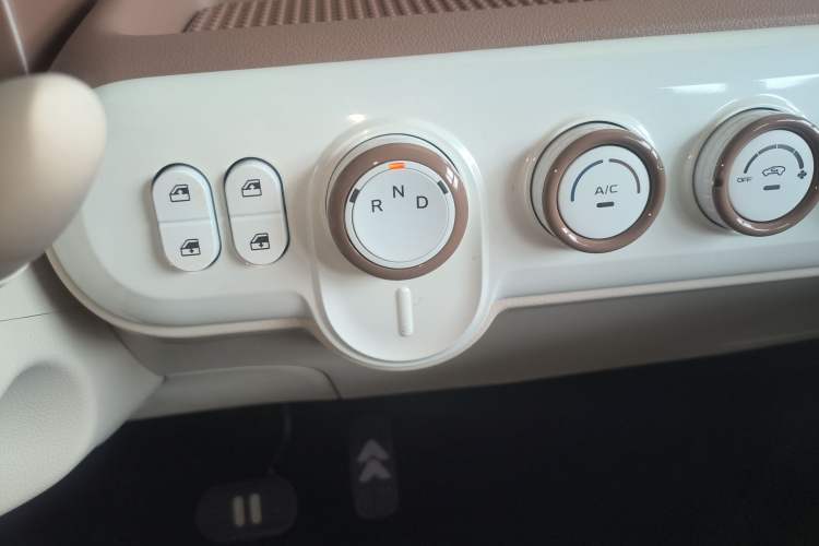 Used Bestune Pony 2026 222km Colorful Horse Gear Lever