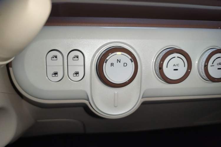 Used Bestune Pony 2026 222km Colorful Horse Gear Lever