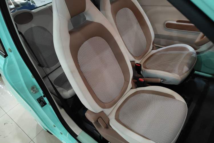 Used Bestune Pony 2026 222km Colorful Horse Right Front Seat